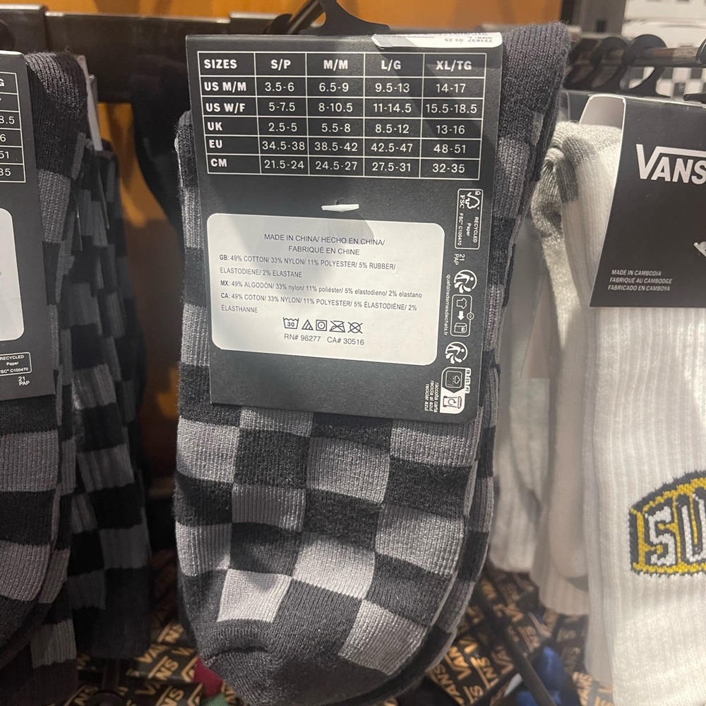 Vans Checkerboard Pewter / Black Crew Socks (1 pair)
Monochrome Checkered Crew - Picture 5 of 16